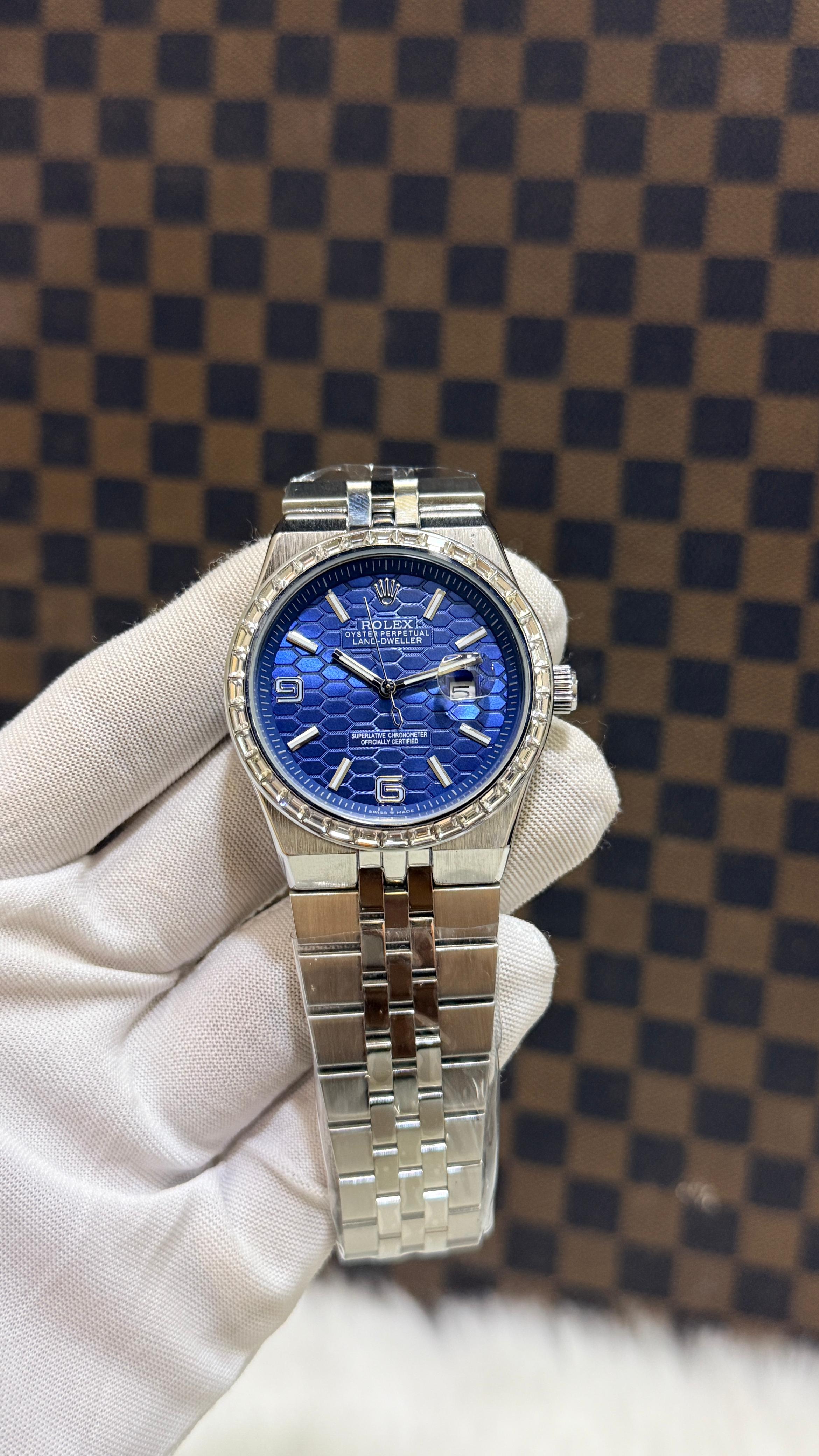 ROLEX - Oyster Perpetual Land-Dweller Diamond Bezel Edition