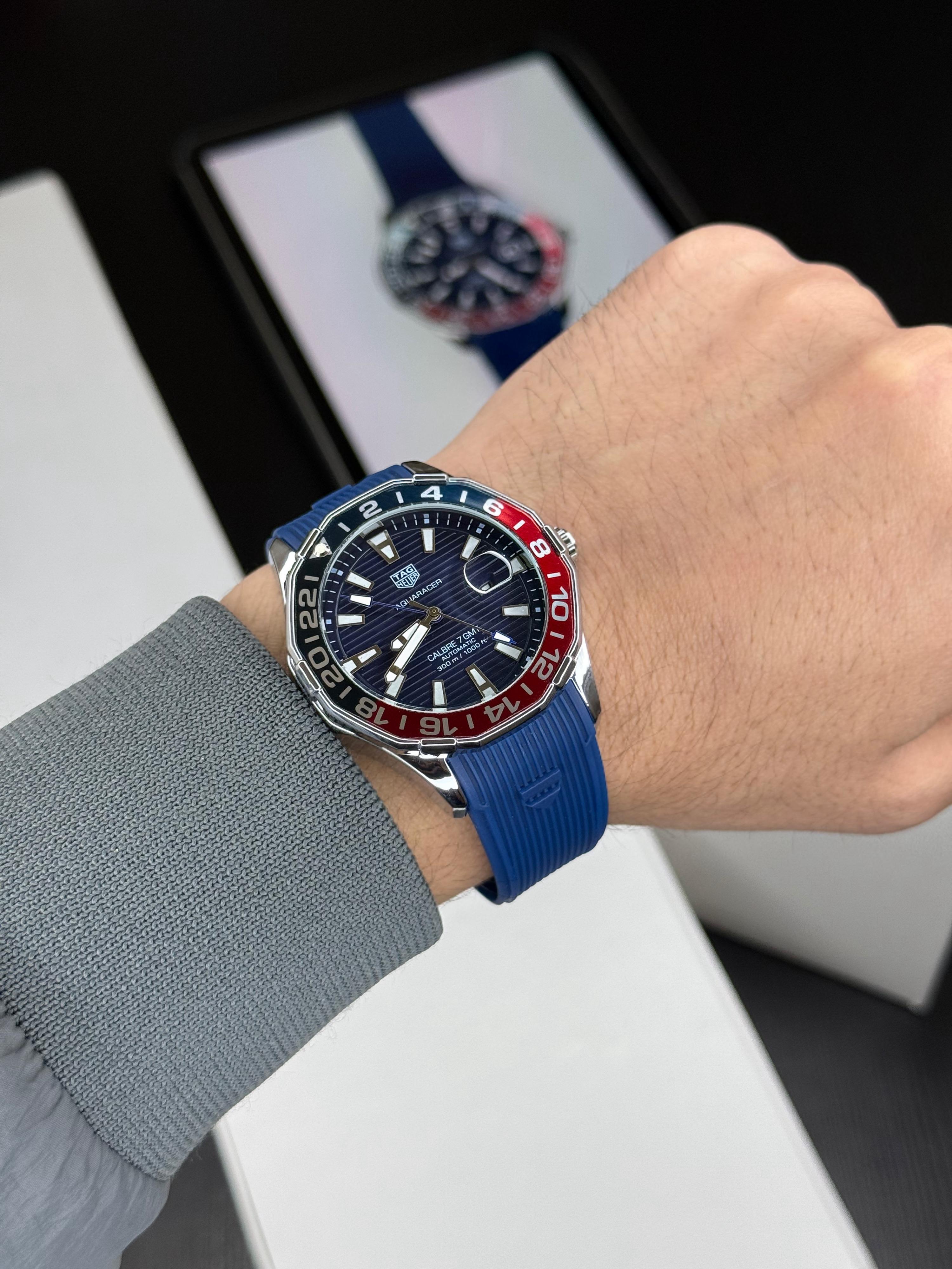 TAG Heuer AGUARACER GMT With Blue colour